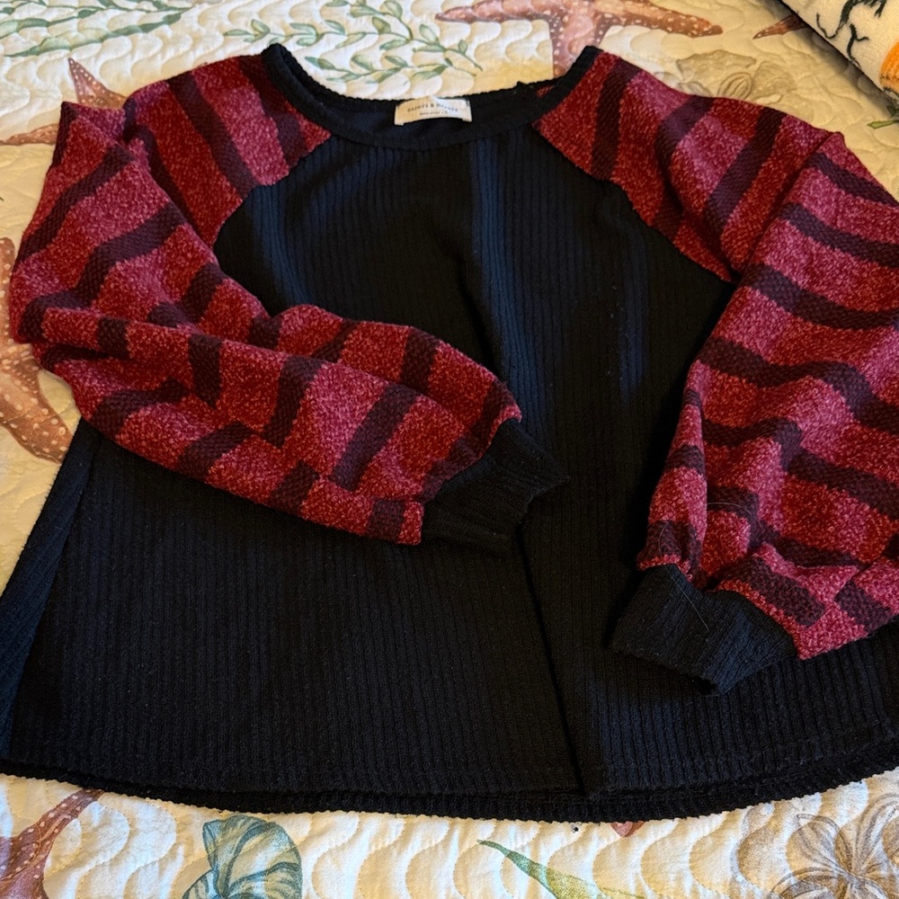Saints & Hearts Black and rust Striped Sleeve Sweater. Small.